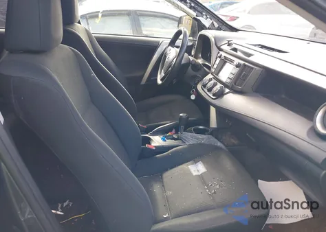 2017 Toyota Rav4 Le z USA, uszkodzony, nr VIN JTMBFREV0HJ144640